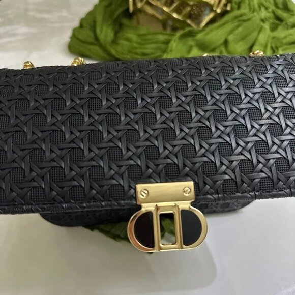 Black Textured Crossbody Bag with Gold Chain Strap Size: 7.5x4.5x2.5 inch - Picture 3 of 6